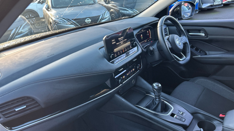 Nissan Qashqai 1.3 DiG-T MH N-Connecta 5dr Petrol Hatchback